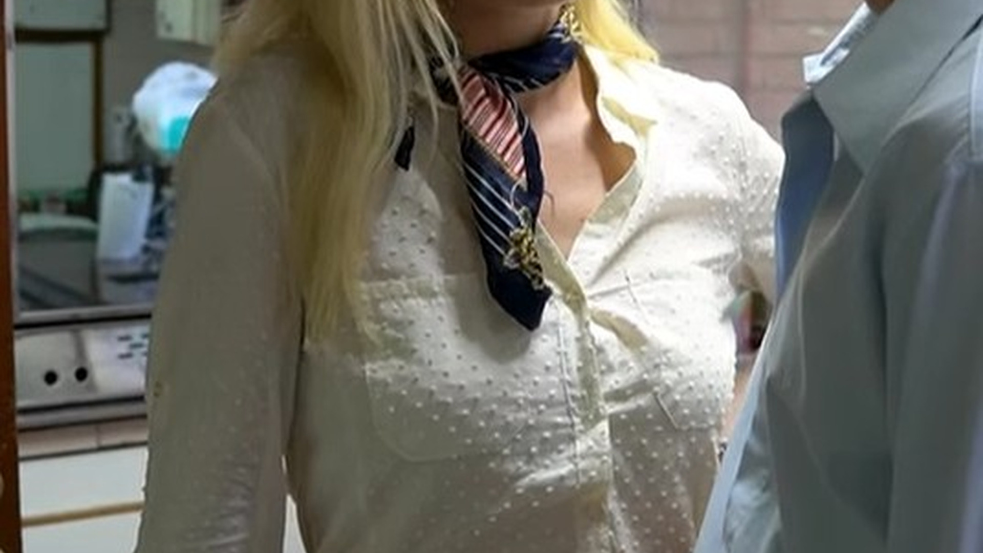 H0001013 Abandonó su esposa embarazada por su madre. part2