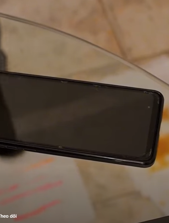 H0001035 El patrón queria aprovecharse de su mucama sin su part2