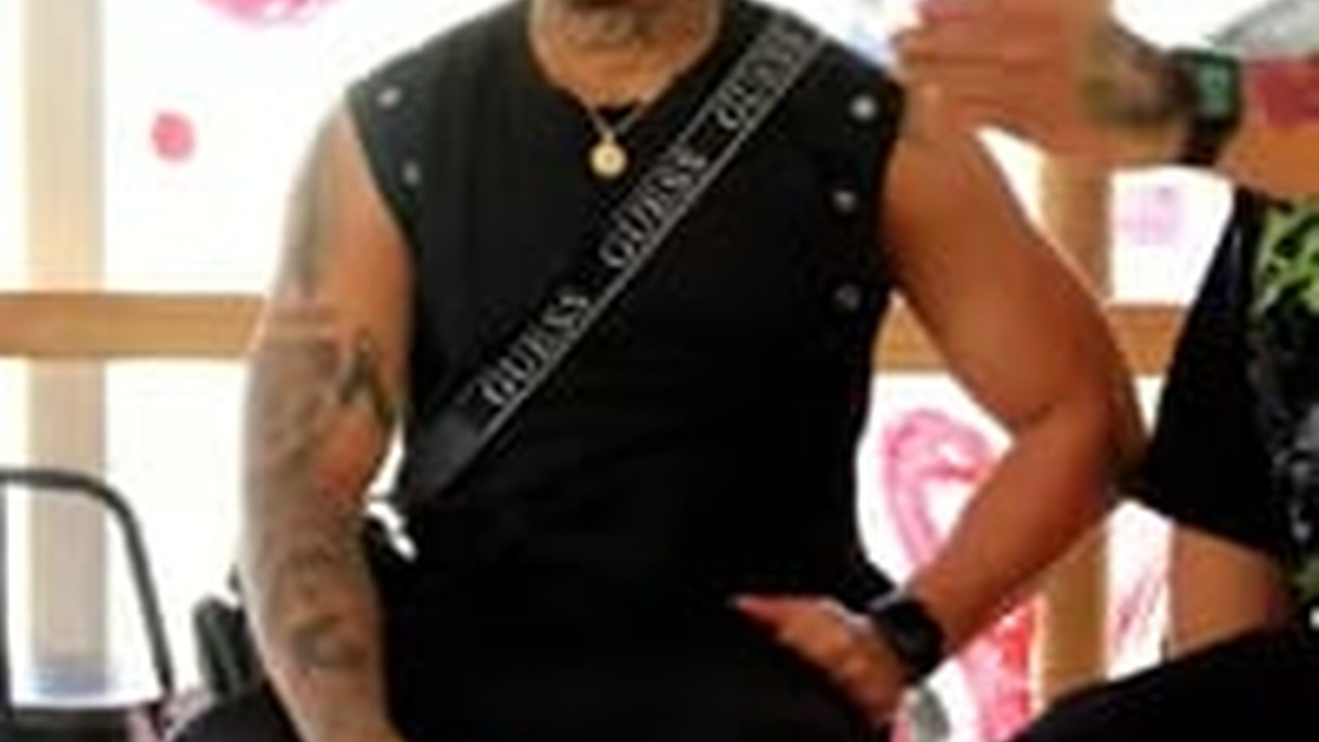 H0001046_Una mujer mantenida nunca puede ser tratada así_part2